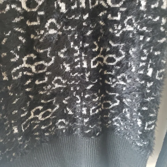 Sweater - Picture 2 of 4